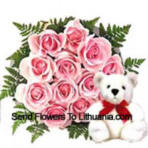 Bouquet de 11 Roses Roses avec un mignon ours en peluche